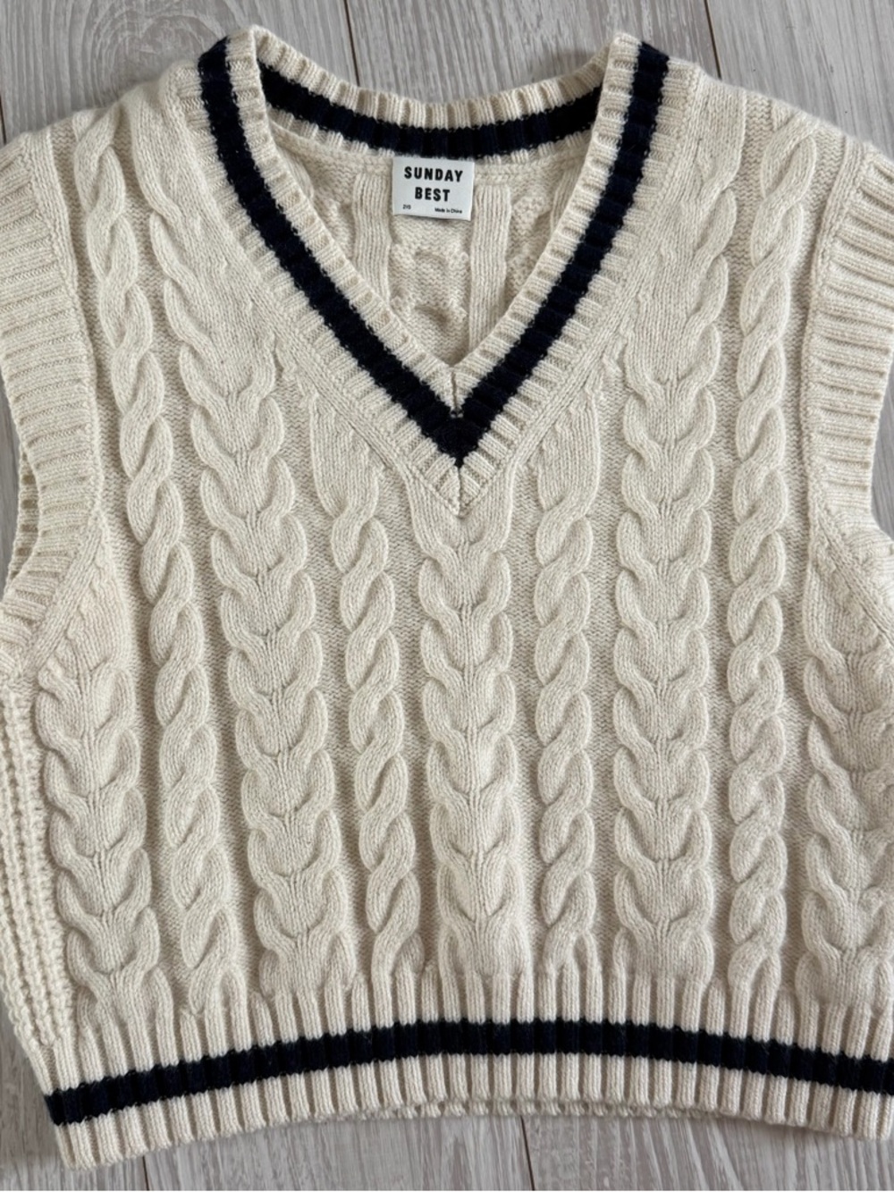 Sweater vest